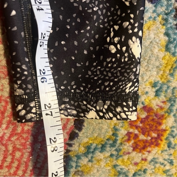 Old navy Extra High-Waisted PowerSoft Leggings size M - Picture 5 of 7